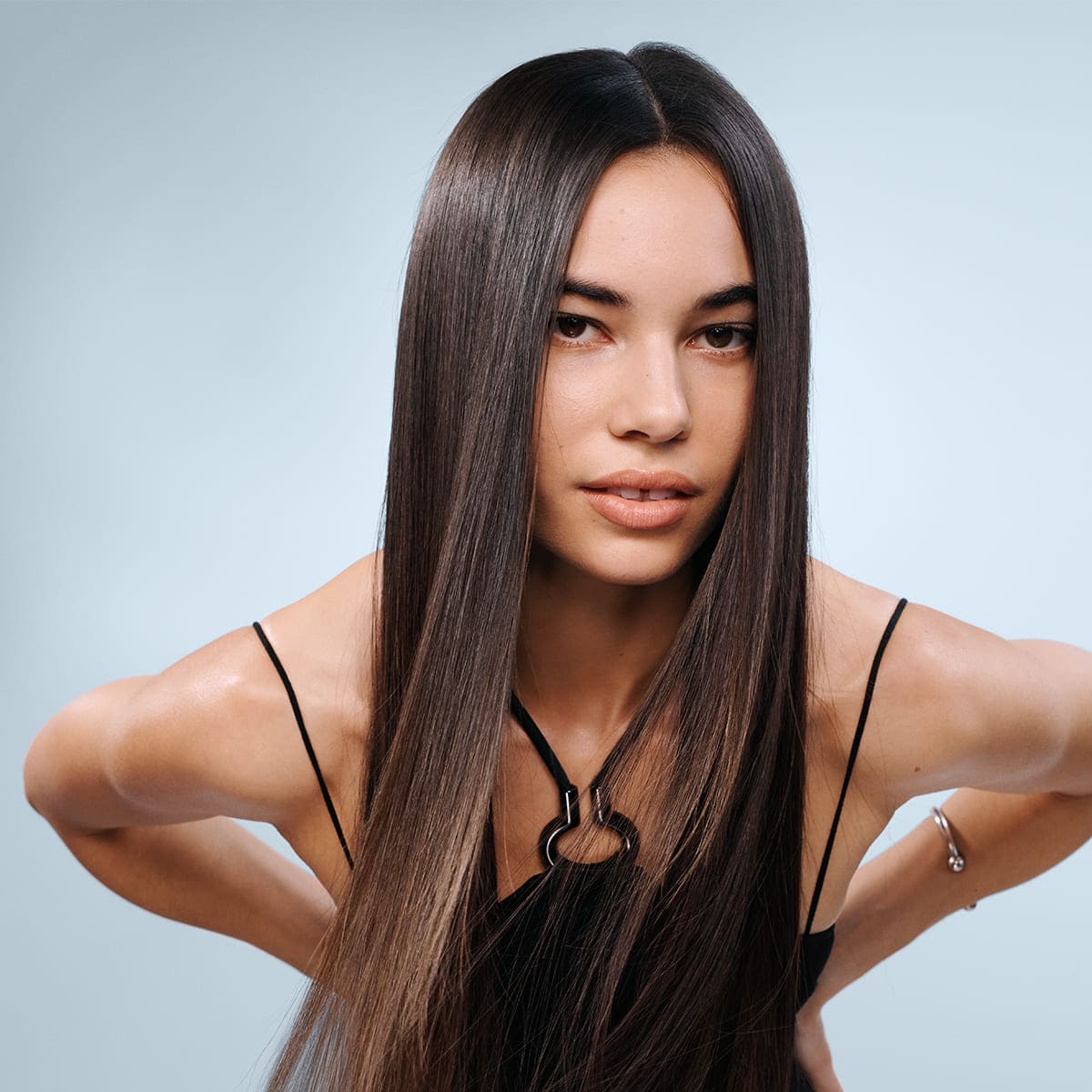 Modelo con el cabello largo 
